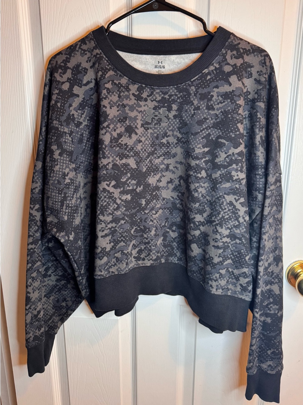 UnderArmour Women's Black and Gray Camouflage Crewneck Sweater